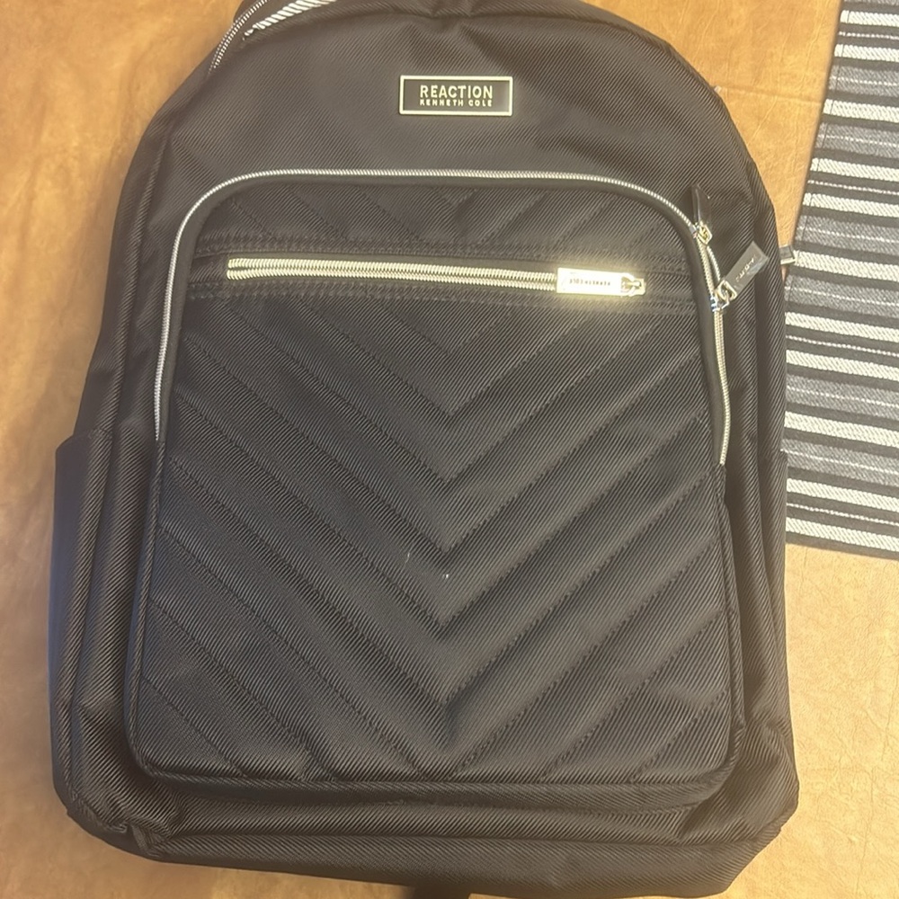 Kenneth Cole backpack - Picture 4 of 4
